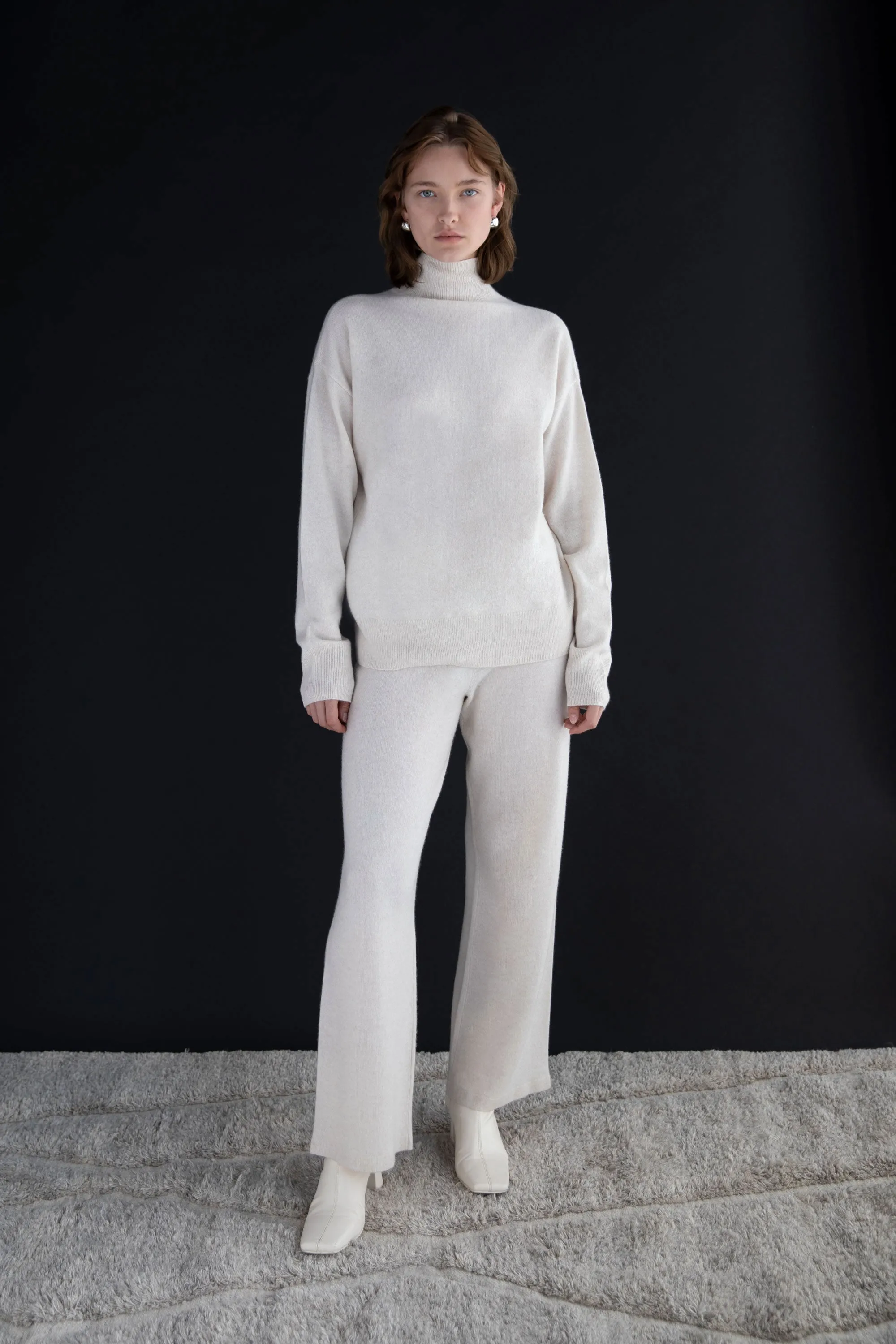 100% CASHMERE TURTLENECK SWEATER