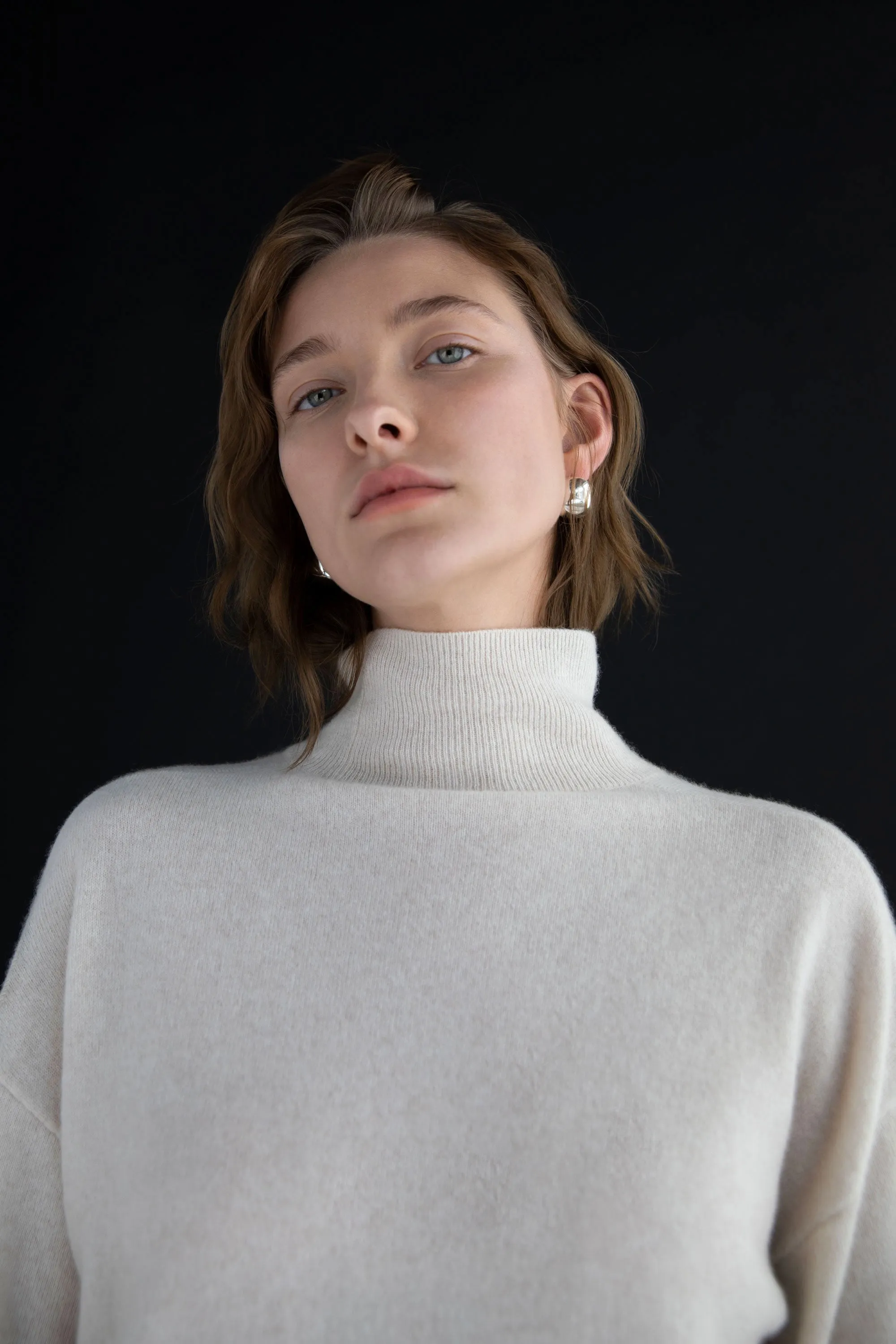 100% CASHMERE TURTLENECK SWEATER