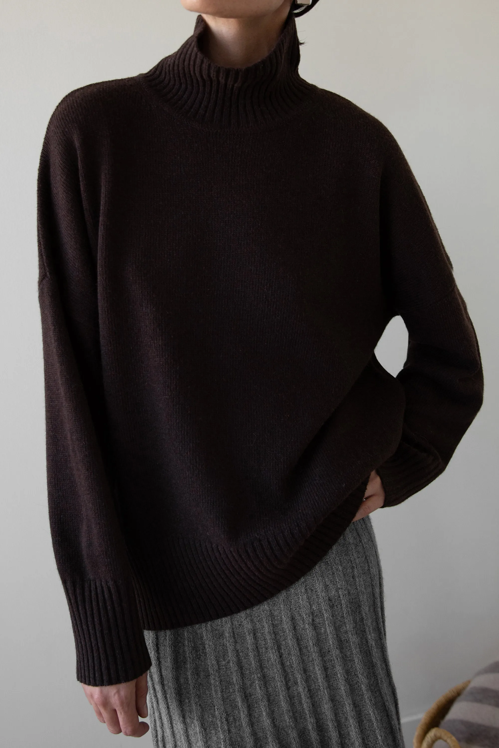 WOOL-BLEND OVERSIZED TURTLENECK SWEATER